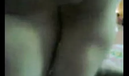 Pissing Khiêu dâm ghét với một cô gái phim sex nhật bản khong che thích để đi đái