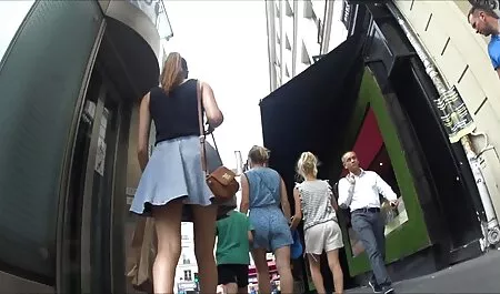 Cô gái tóc vàng, cởi quần áo phim sex nhat ban vu to khong che trên ghế