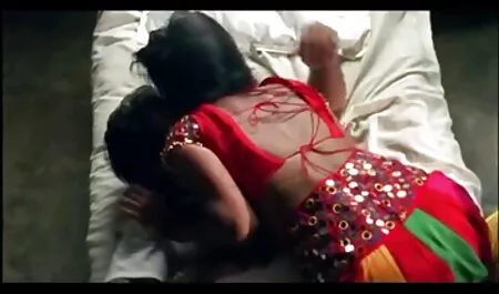Brittany, phim set nhat ban khong che Ann từ Yanks xoa mông của cô ở một nghiệp dư video